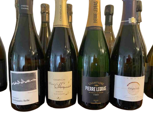 Eine Auswahl der besten Winzer Champagner Best Buys unter 50 Euro, bereit zum Genießen und Feiern.