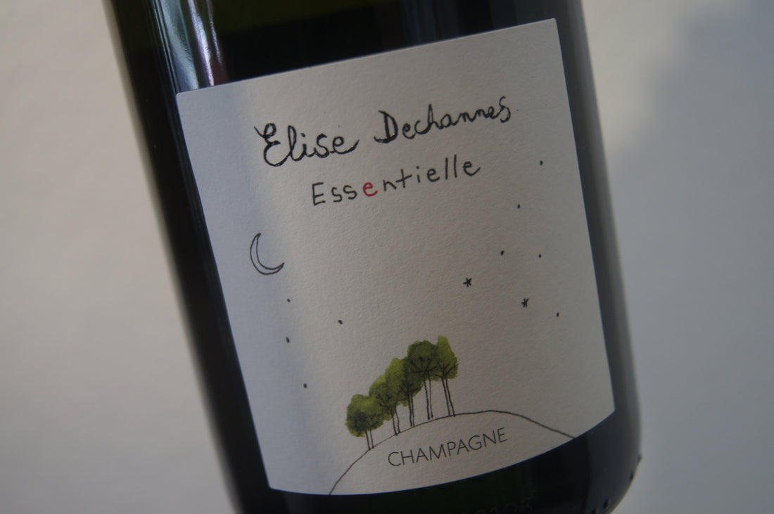 Brut Nature Champagner von Elise Dechannes: minimaler Eingriff, wilde Gärung, und biodynamischer Anbau für reine, terroir-geprägte Weine ohne Zuckerzusatz.