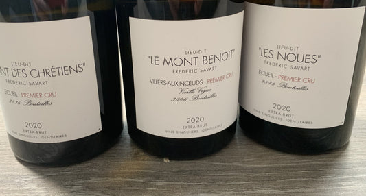 Exclusive Flaschen von Savart, Gegenteil zu Veuve Cliquot