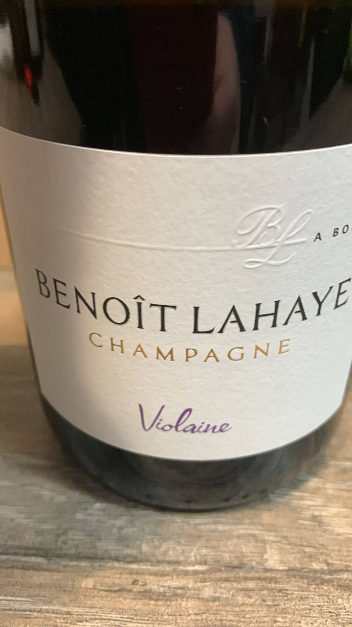 Etikett Champagne Benoît Lahaye ViolAine Brut Nature Millésime 2020 mit Angaben zu Rebsorten, Degorgement, Alkoholgehalt und Sulfiten