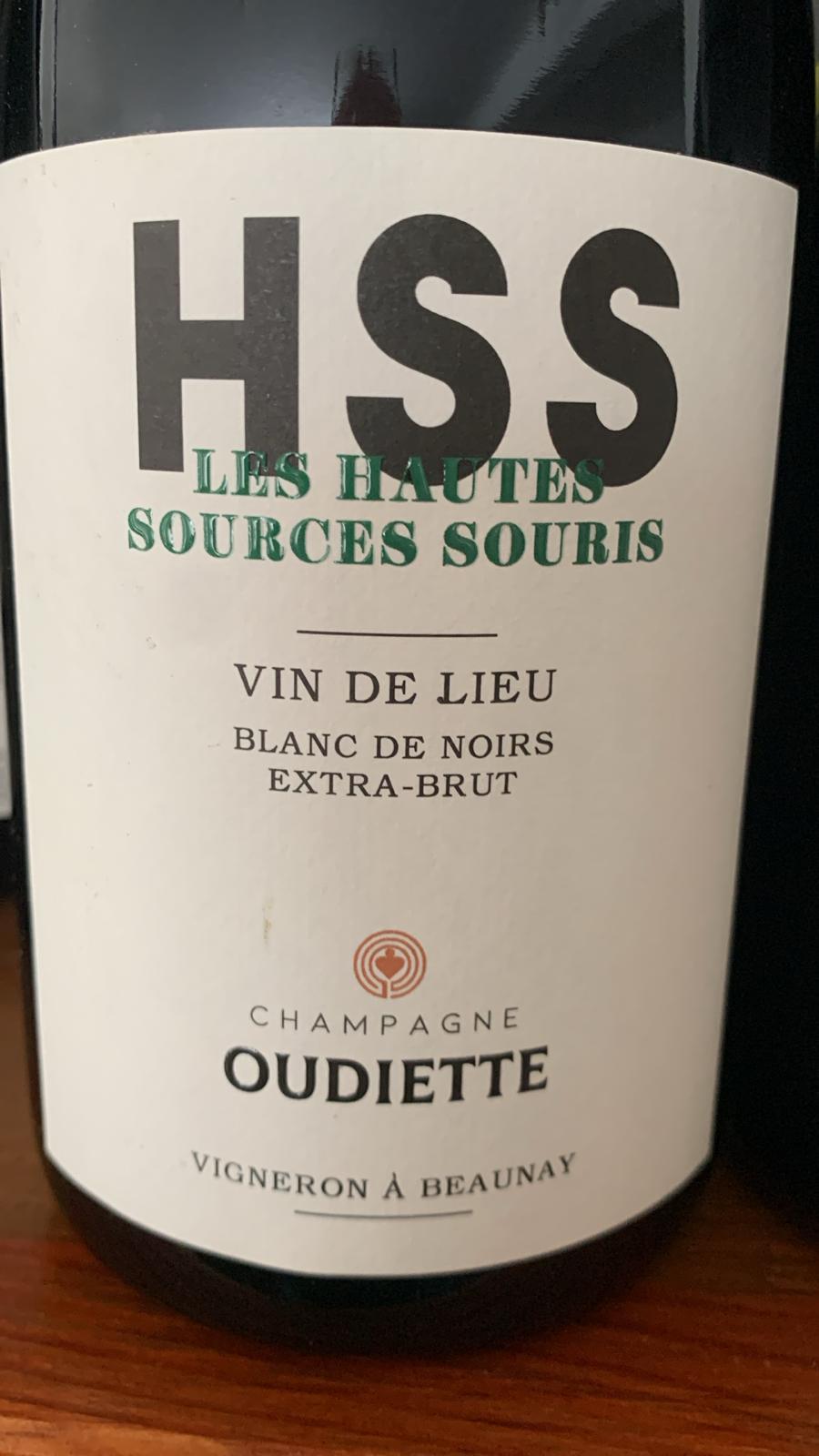 Flasche Champagne Oudiette Les Hautes Sources Souris Pinot Noir mit Reserveweinen.