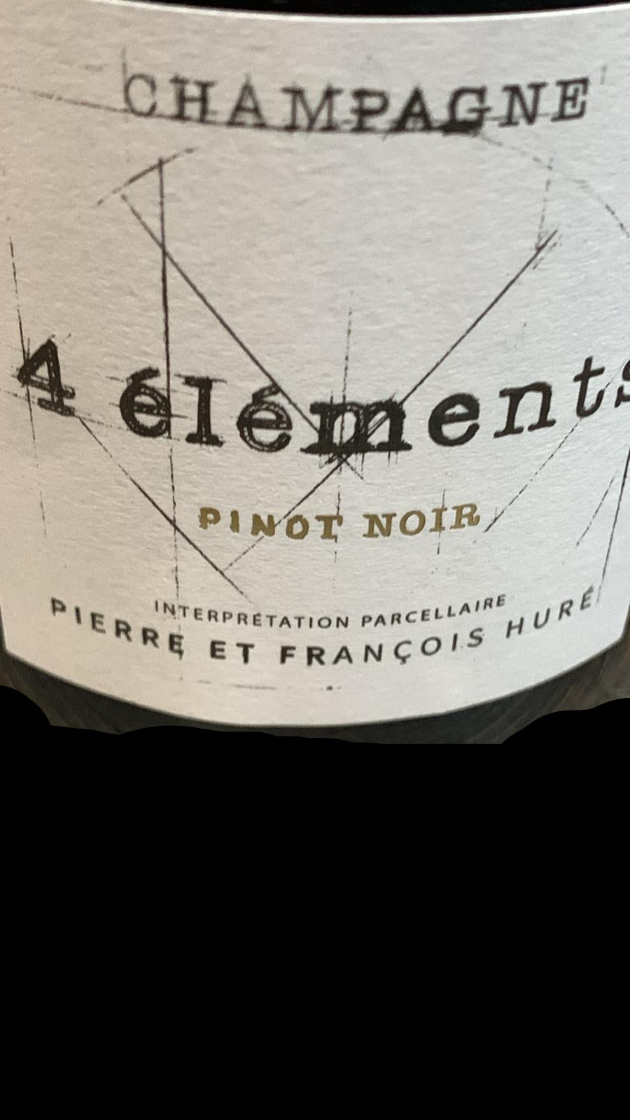 Champagne Pierre et François Huré 4 éléments 2018 – Extra Brut Pinot Noir aus Ludes, 18 Monate Holzreife, limitierte 1.840 Flaschen.