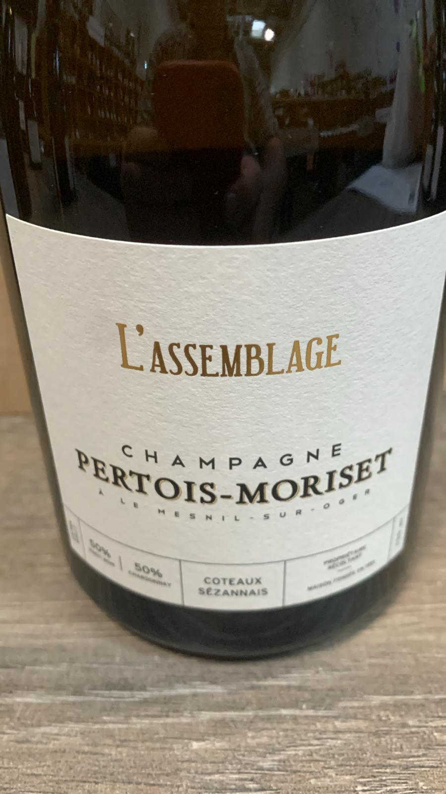 Champagne Pertois-Moriset L’Assemblage Brut – 50% Chardonnay, 50% Pinot Noir, 12,5% vol., Dosage 2 g/l, Brioche, Frische, Mineralität