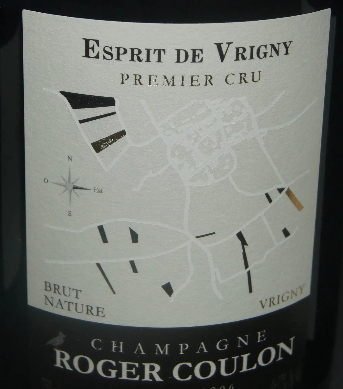 Roger Coulon Esprit de Vrigny Brut Nature Champagner: 2016er Jahrgang, Pinot Meunier aus Vrigny, Holzausbau, komplexe Aromen und intensiver Charakter.