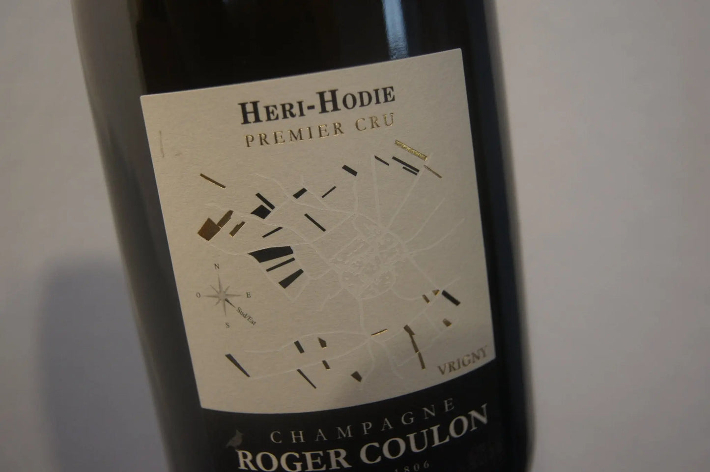 Champagne Roger Coulon Heri-Hodie – 1er Cru Extra Brut, 90% Meunier aus Réserve Perpétuelle, Dosage 3 g/L, dégorgiert Juli 2023, seidig & mineralisch.