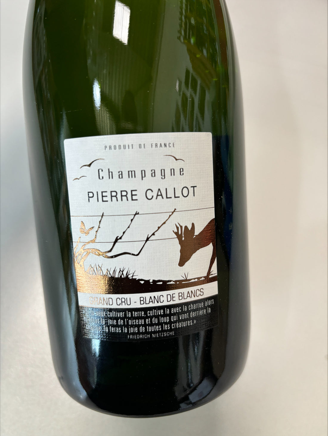 Finden Sie heraus, welche Herausforderungen und Chancen kleine Produzenten im Champagnermarkt haben.