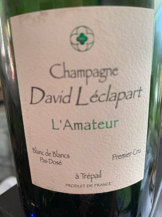 Erkunden Sie die Welt des erschwinglichen Champagners: Qualität zum Bruchteil des Preises. Entdecken Sie Alternativen zu Luxusmarken.