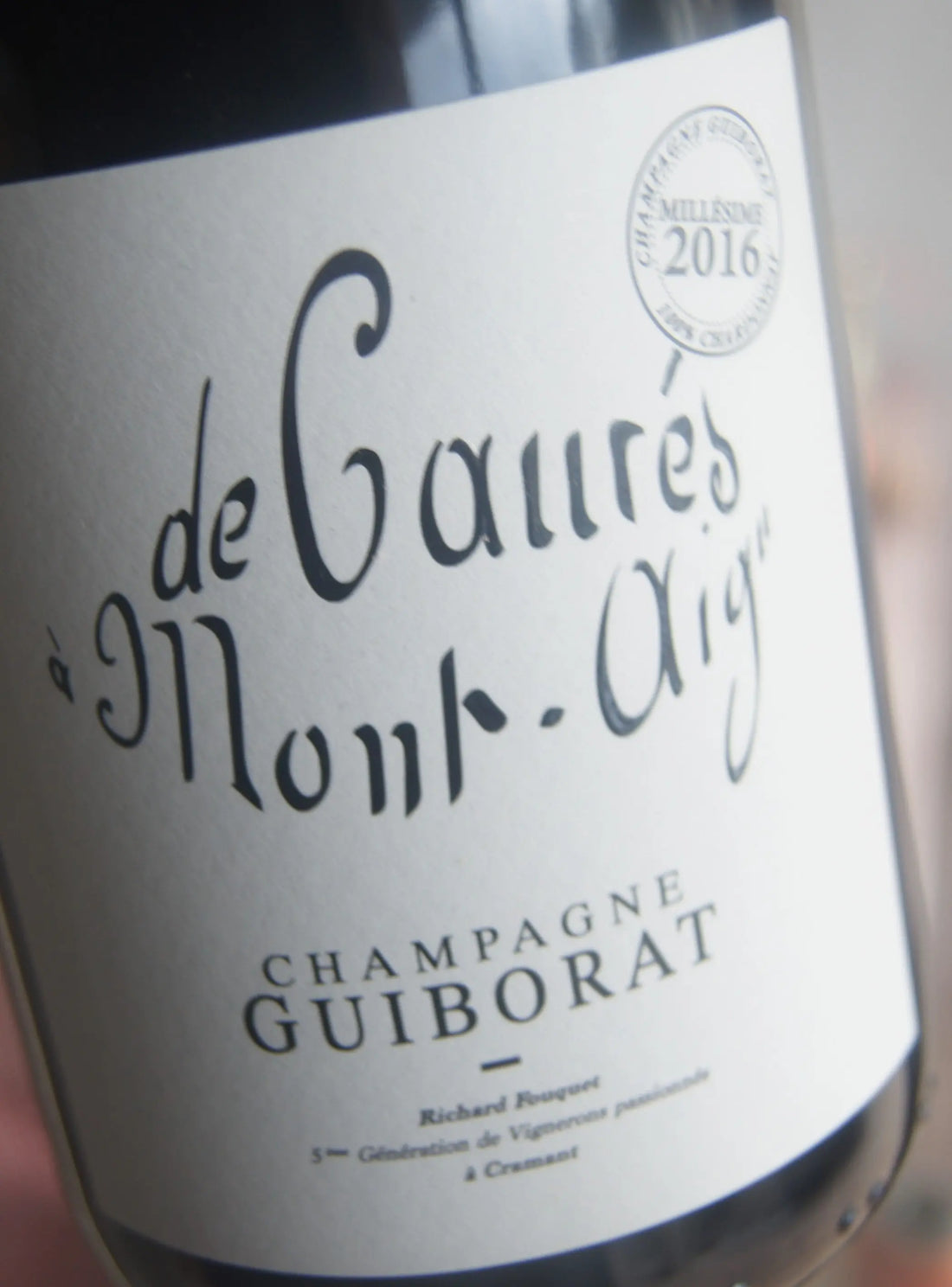Champagne Guiborat De Caures à Mont Aigu 2016: Perfekt zu Steinbutt – Ein Genuss der Extraklasse!
