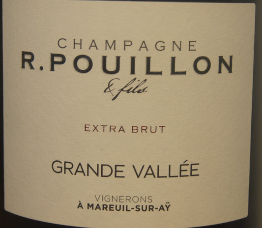 Champagner-Flaschen von Pouillon, die die innovative Méthode Fabrice Pouillon (M.F.P.) repräsentieren.