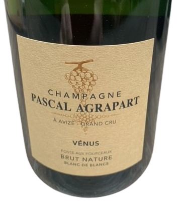 Flasche des Champagne Pascal Agrapart Vénus 2018 Brut Nature, ein massiver Grand Cru Champagner, einer der besten auf dem Markt. Enthält Sulfite.