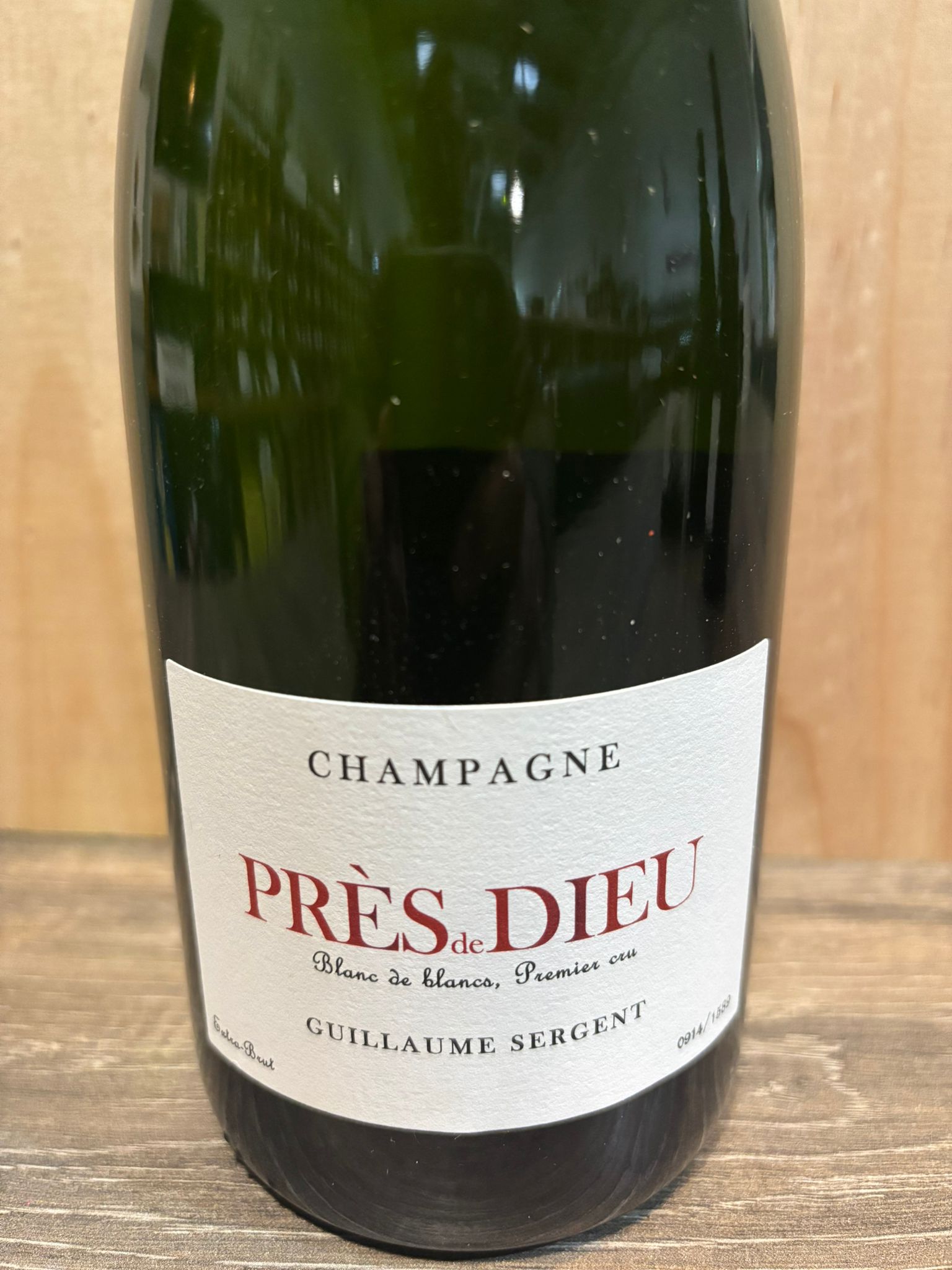 Champagne Guillaume Sergent Près de Dieu 2023 Premier Cru Extra Brut – neu Oktober 2025, Chardonnay aus Vrigny & Coulommes, Juli 2025 dégorgiert, 2,5 g/l Dosage.