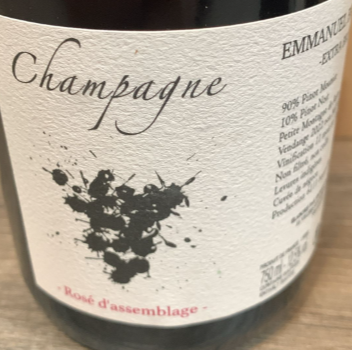 Emmanuel Brochet Rosé d’Assemblage Extra Brut aus Pinot Meunier und Pinot Noir mit Fassausbau, indigenen Hefen und terroirorientierter Struktur aus der Montagne de Reims.