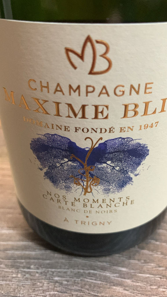 Maxime Blin Nos Moments Carte Blanche Extra-Brut – Blanc de Noirs aus Trigny, 80 % Meunier, 20 % Pinot Noir. Frisch, fruchtbetont, klar strukturiert. Bio-zertifiziert seit 2021.
