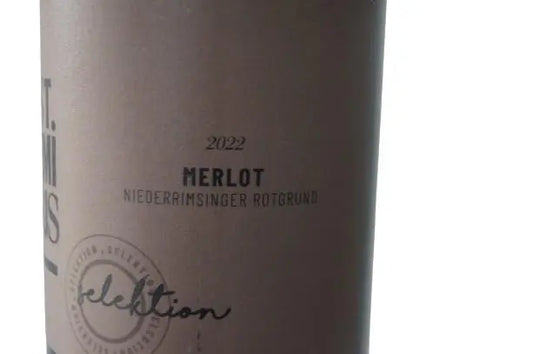 Genießen Sie unseren Merlot Rotwein, ideal zu Entrecôte und Wild. Öffnen Sie ihn frühzeitig für vollen Geschmack.