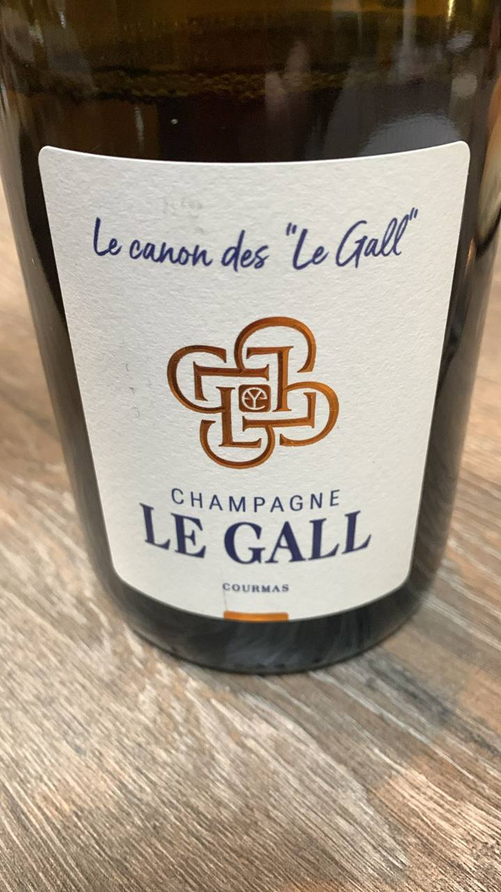 Yann Le Gall Champagne 2019 Extra Brut aus Courmas, erste Veröffentlichung des neuen Jacquesson Chef de Cave, 1 g Dosage, lange Hefelagerung, 12 % vol, enthält Sulfite