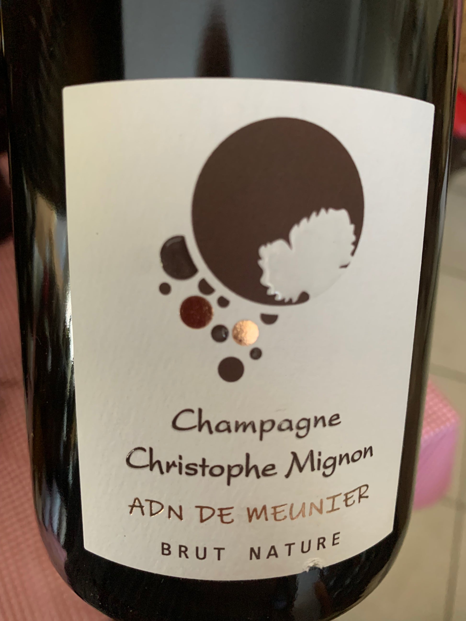 Etikett von Christophe Mignon Champagne ADN de Meunier Brut Nature, 100 % Meunier, Jahrgänge 2019/2020, dégorgiert 11.01.2024, 12 % vol, enthält Sulfite.